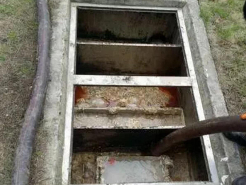 台儿庄隔油池清理